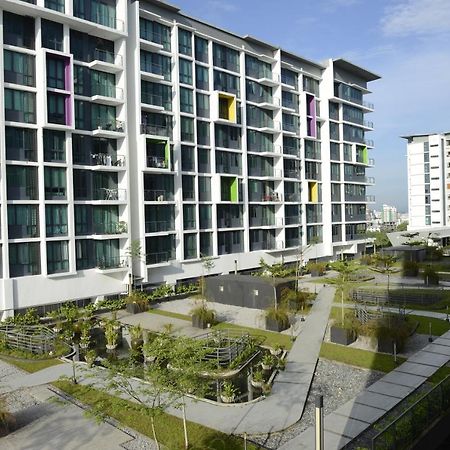 8Pax Cozy Home Stay Jazz Suites 1 Vivacity Kuching Sarawak 3Br Exterior photo
